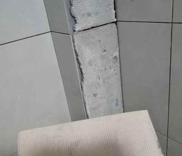 班戈瓷砖空鼓维修公司分享下厨房瓷砖脱落的补救措施。
